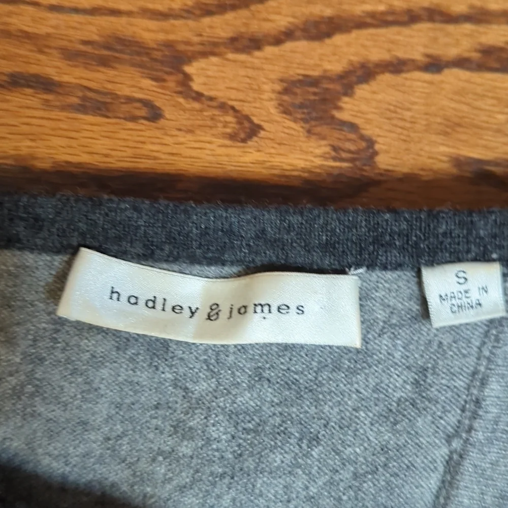 Cashmere Sweater Open fly back soft modern luxury Grey Color lock Minimalist S